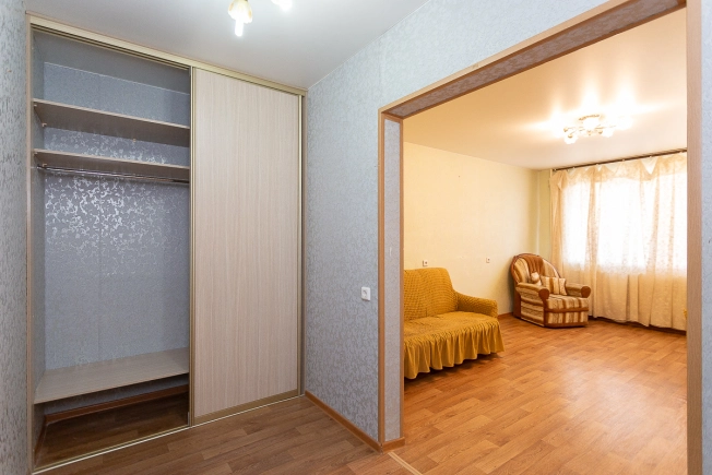 . Вариант № 3126070, 14, площадь - 42 квм, цена 24000 рублей