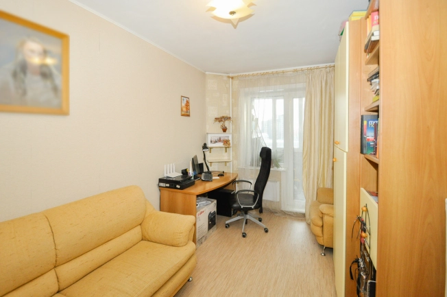 Купить четырехкомнатную квартиру в Новосибирской области. Вариант № 8922229, 19, площадь -  квм, цена 15500000 рублей