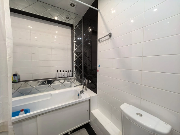 Купить трехкомнатную квартиру в Микрорайоне 8-й, Элиста в Элисте. Вариант № 7844342, 19, площадь -  квм, цена 8600000 рублей