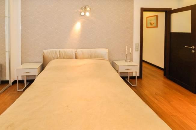 Купить трехкомнатную квартиру на вторичке на улице Костычева в Новосибирске. Вариант № 22154, 19, площадь -  квм, цена 14500000 рублей