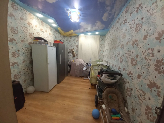 Купить четырехкомнатную квартиру в Иркутской области. Вариант № 33490, 3, площадь -  квм, цена 6500000 рублей