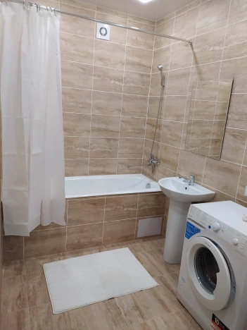 Снять квартиру в районе Дзержинский в Новосибирске. Вариант № 7778009, 7, площадь -  квм, цена 40000 рублей