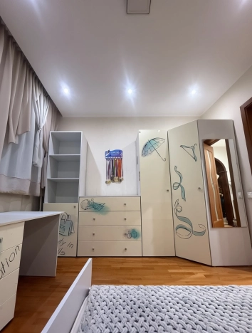 Купить квартиру в Москве. Вариант № 9903672, 5, площадь -  квм, цена 25000000 рублей