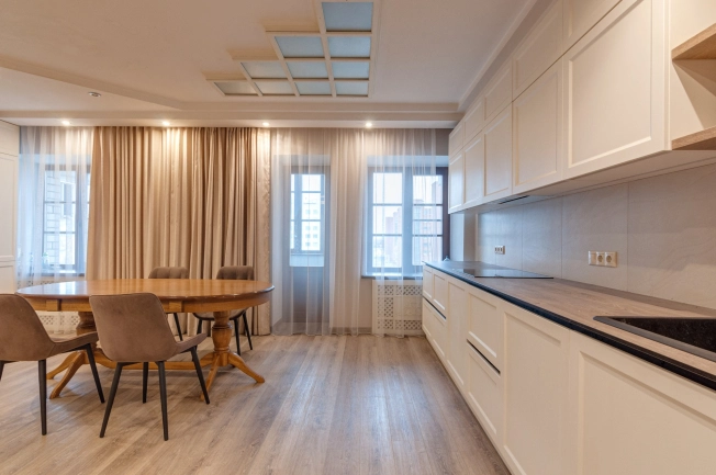 Купить квартиру в Вологодской области. Вариант № 7903724, 3, площадь -  квм, цена 28500000 рублей