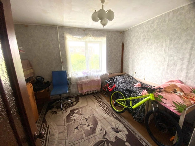 Купить трехкомнатную квартиру на вторичке в Калужской области. Вариант № 58218, 7, площадь -  квм, цена 3950000 рублей