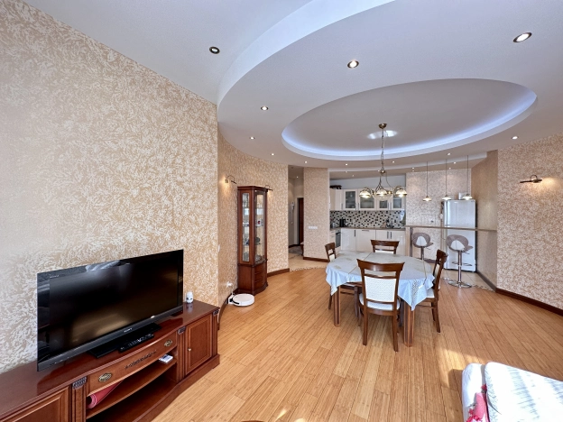 . Вариант № 29562, 3, площадь - 98.3 квм, цена 37999999 рублей