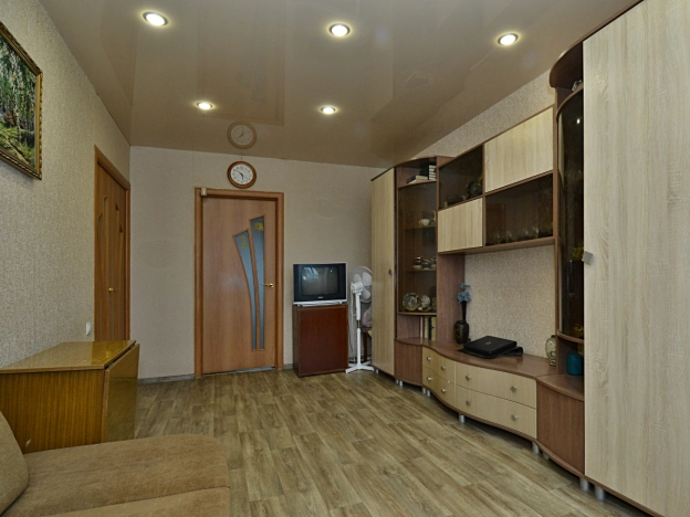 Купить трехкомнатную квартиру в Новосибирске. Вариант № 9585593, 9, площадь -  квм, цена 7500000 рублей