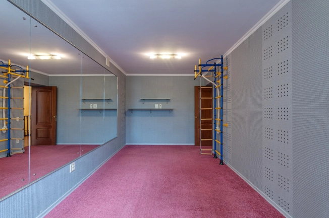 Купить четырехкомнатную квартиру в Вологде. Вариант № 53857, 27, площадь -  квм, цена 16900000 рублей