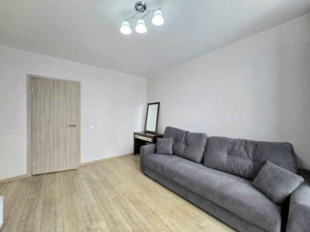 Купить однокомнатную квартиру в Воронеже. Вариант № 7592855, 9, площадь - квм, цена 4050000 рублей