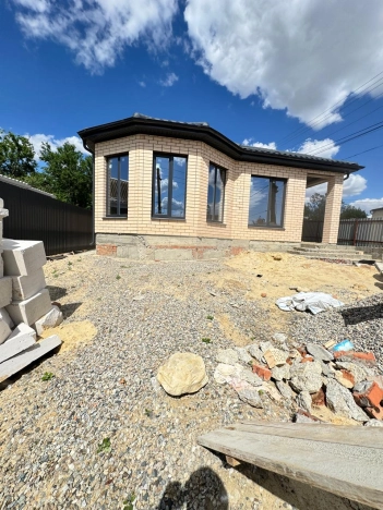 Купить дом в Элисте. Вариант № 44923, 3, площадь -  квм, цена 7500000 рублей