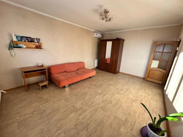 Купить дом на улице Хомутникова в Элисте. Вариант № 6186, 5, площадь -  квм, цена 8500000 рублей