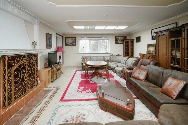 Купить дом в Омске. Вариант № 44414, 4, площадь -  квм, цена 26000000 рублей