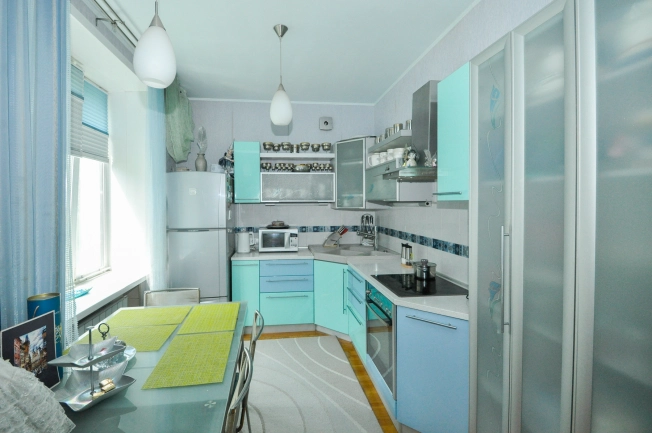 Купить трехкомнатную квартиру в районе Советский в Новосибирске. Вариант № 58492, 10, площадь -  квм, цена 23000000 рублей