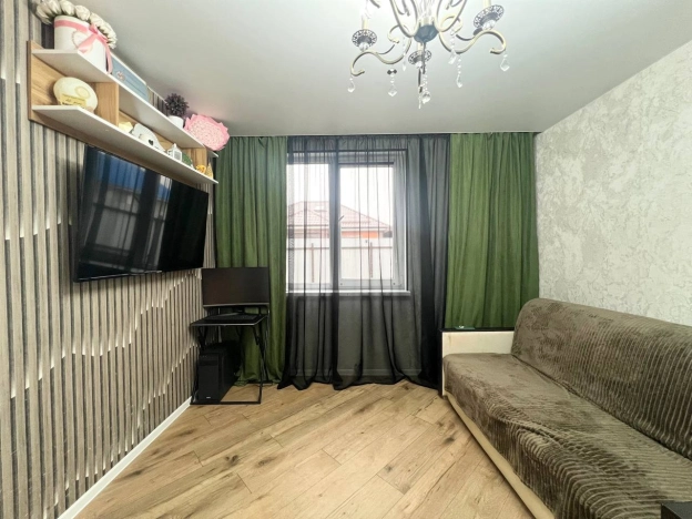 . Вариант № 24869, 13, площадь - 80 квм, цена 9990000 рублей