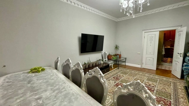 Купить четырехкомнатную квартиру на улице Сретенка в Москве. Вариант № 10761073, 6, площадь - квм, цена 40000000 рублей