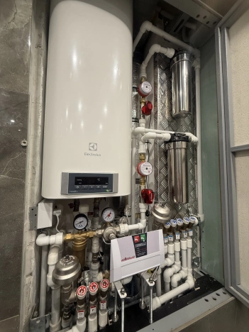 Купить квартиру в районе Красноармейский в Волгограде. Вариант № 5562849, 41, площадь -  квм, цена 7000000 рублей