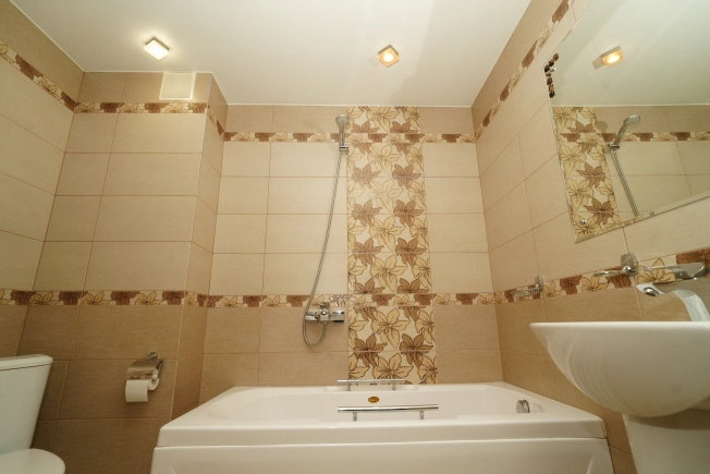 Купить двухкомнатную квартиру на улице Космический проспект в Омске. Вариант № 54741, 13, площадь -  квм, цена 7500000 рублей