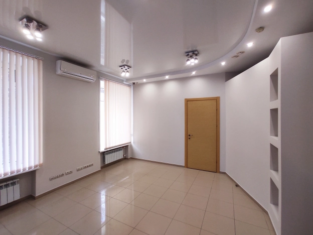 Купить офисы в Омске. Вариант № 26446, 1, площадь -  квм, цена 7000000 рублей