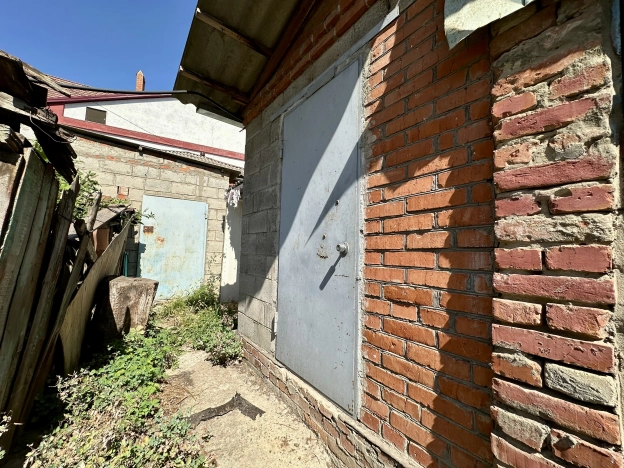 Купить двухкомнатную квартиру на улице Черкасская в Краснодаре. Вариант № 3734038, 29, площадь -  квм, цена 4400000 рублей