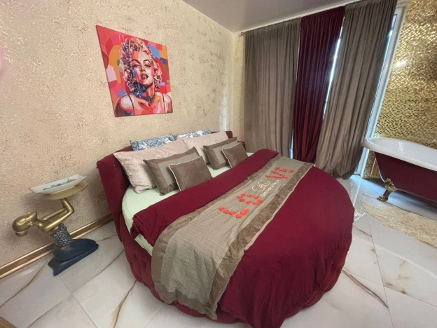 Купить Студию на вторичке в ЖК Simple в Санкт-Петербурге. Вариант № 60272, 4, площадь -  квм, цена 5990000 рублей