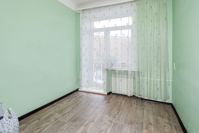 Купить четырехкомнатную квартиру в районе Октябрьский в Новосибирске. Вариант № 14625, 10, площадь -  квм, цена 13000000 рублей