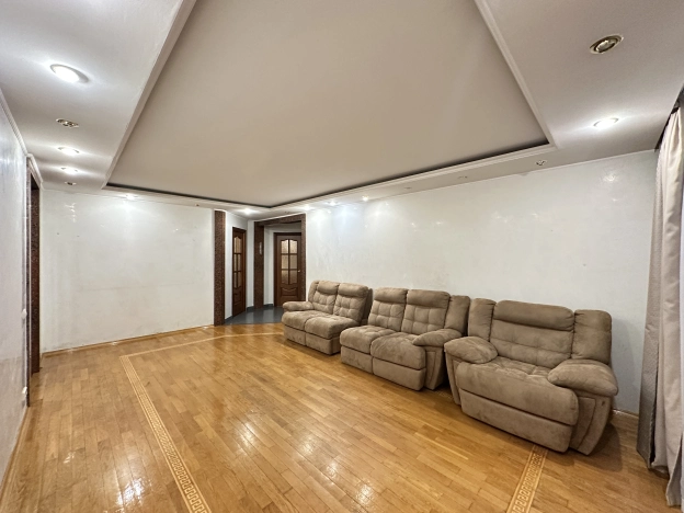 Купить четырехкомнатную квартиру на вторичке в Московской области. Вариант № 1809026, 2, площадь - квм, цена 18800000 рублей