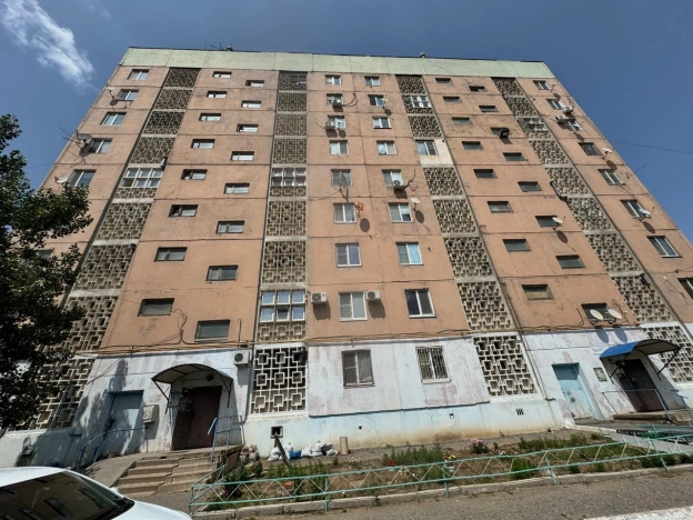 Купить однокомнатную квартиру на вторичке в Микрорайоне 8-й, Элиста в Элисте. Вариант № 48210, 7, площадь -  квм, цена 4500000 рублей