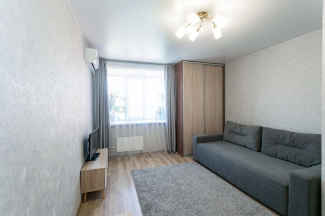 Купить однокомнатную квартиру в Новосибирской области. Вариант № 9504116, 14, площадь -  квм, цена 6500000 рублей