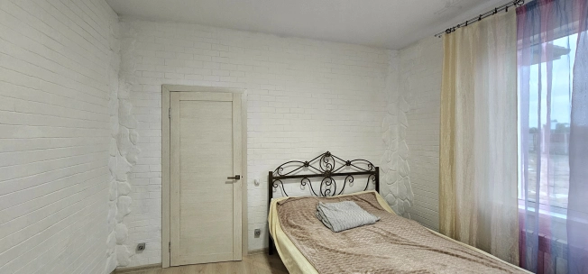 Купить дом в Южно-Сахалинске. Вариант № 2688344, 6, площадь -  квм, цена 10500000 рублей