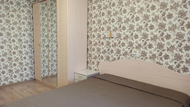 Купить трехкомнатную квартиру в Новосибирской области. Вариант № 10077143, 8, площадь -  квм, цена 7000000 рублей