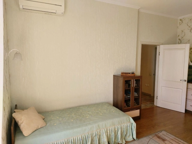 Купить квартиру в Москве. Вариант № 8056574, 4, площадь - квм, цена 44000000 рублей