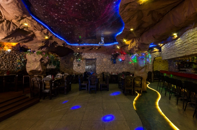 Купить коммерческую недвижимость в Тобольске. Вариант № 4512, 28, площадь -  квм, цена 50000000 рублей