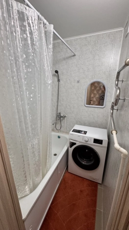 Купить квартиру на вторичке на улице Есенкова в Новотроицке. Вариант № 10329316, 4, площадь - квм, цена 4000000 рублей