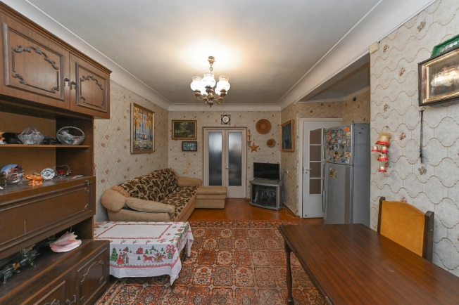 Купить трехкомнатную квартиру в Ростовской области. Вариант № 8013332, 2, площадь -  квм, цена 6200000 рублей