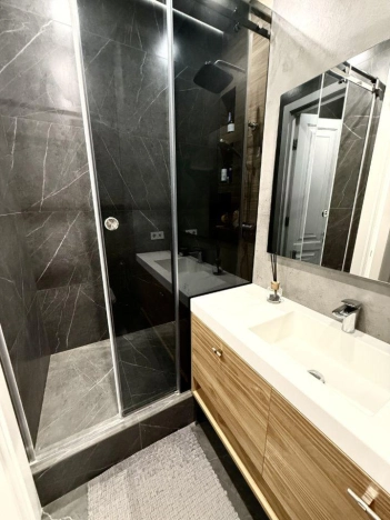 Купить квартиру в Москве. Вариант № 10058076, 15, площадь -  квм, цена 81999000 рублей