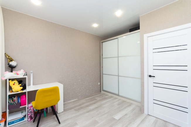 . Вариант № 2727, 12, площадь - 80 квм, цена 11000000 рублей