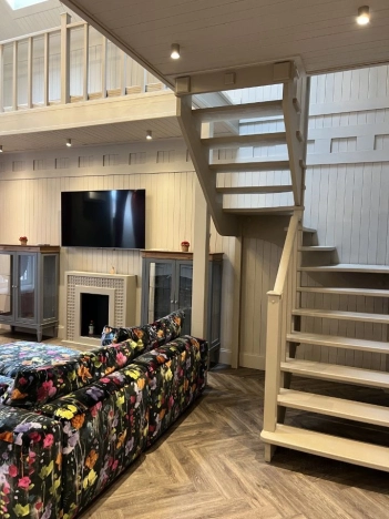 Купить четырехкомнатную квартиру на вторичке в Московской области. Вариант № 7959193, 18, площадь - квм, цена 17950000 рублей