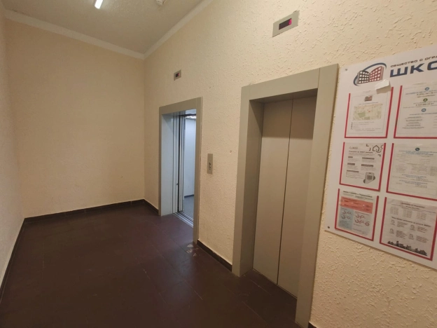 Купить однокомнатную квартиру на улице Шелепихинская набережная в Москве. Вариант № 9870349, 9, площадь -  квм, цена 5750000 рублей