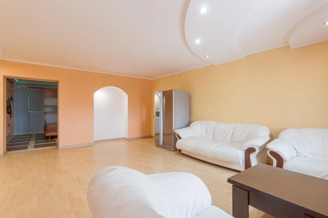 Купить четырехкомнатную квартиру в Вологде. Вариант № 28846, 16, площадь -  квм, цена 11750000 рублей