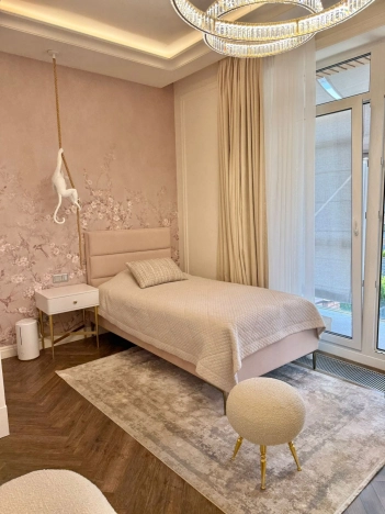 Купить таунхаус в Москве. Вариант № 8994861, 18, площадь -  квм, цена 65000000 рублей