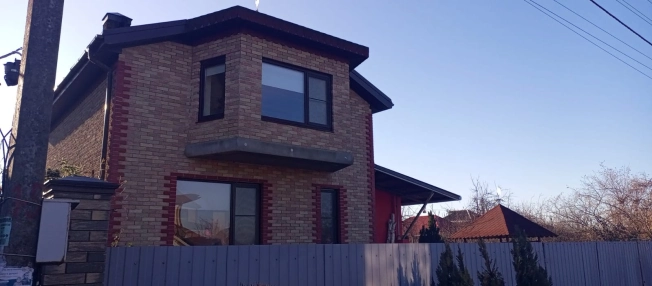 Купить дом на улице Приозёрная в Краснодаре. Вариант № 20871, 3, площадь -  квм, цена 9700000 рублей