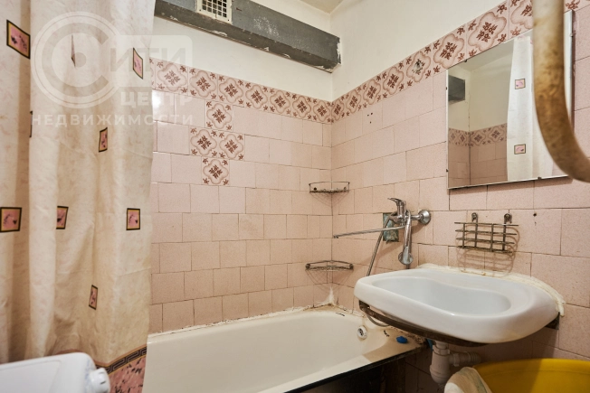 Купить трехкомнатную квартиру в Воронеже. Вариант № 2006641, 18, площадь -  квм, цена 4700000 рублей