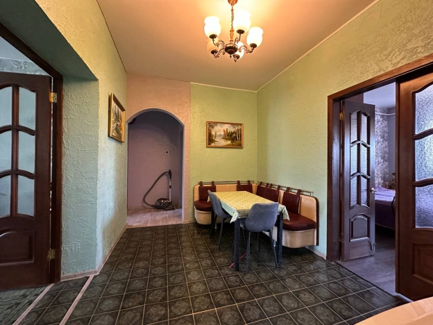 Купить четырехкомнатную квартиру в Иванове. Вариант № 45675, 8, площадь -  квм, цена 11500000 рублей