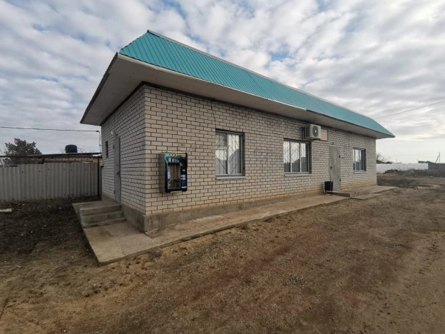 Купить коммерческую недвижимость в Элисте. Вариант № 20782, 0, площадь -  квм, цена 2700000 рублей
