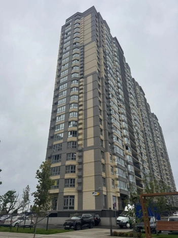 Купить однокомнатную квартиру в Краснодаре. Вариант № 9937384, 5, площадь -  квм, цена 4800000 рублей