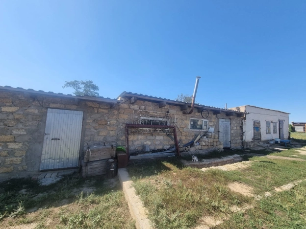 Купить дом в Элисте. Вариант № 4107236, 8, площадь -  квм, цена 2200000 рублей