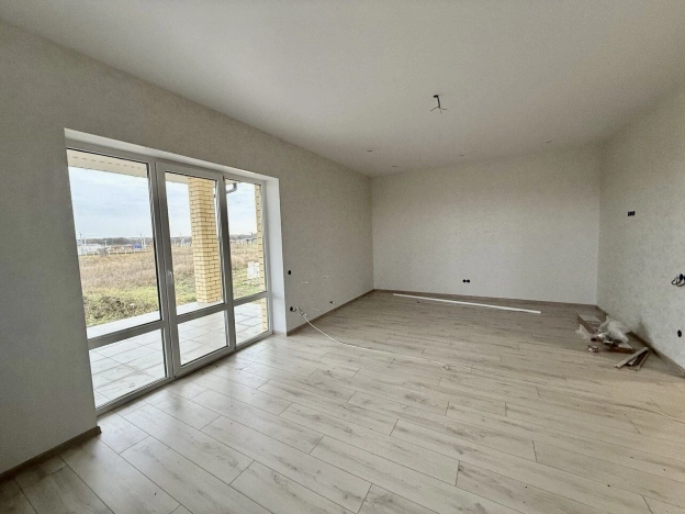 Купить дом в Строителе. Вариант № 10702540, 6, площадь -  квм, цена 7500000 рублей