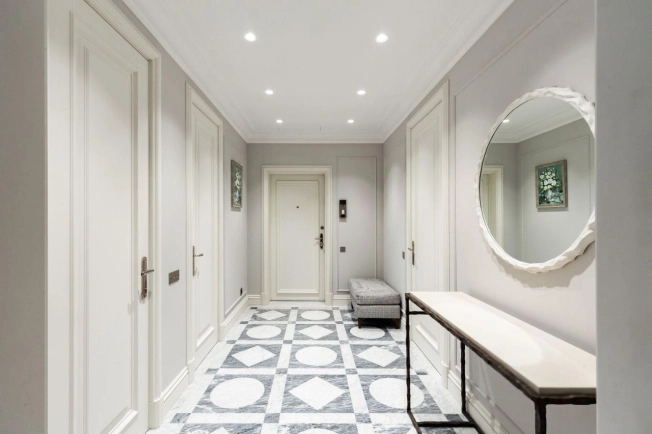 Купить многокомнатную квартиру у метро Волгоградский проспект в Москве. Вариант № 10362085, 6, площадь -  квм, цена 275000000 рублей