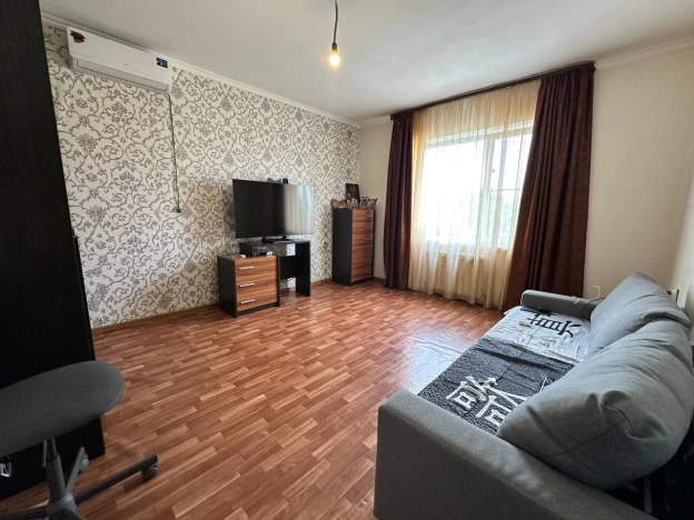 Купить дом в Элисте. Вариант № 43369, 4, площадь -  квм, цена 7400000 рублей