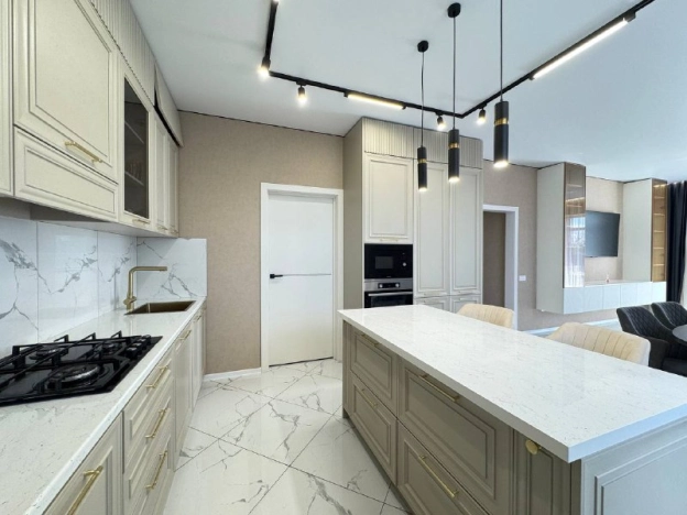 Купить дом в районе Пролетарский в Ростове-на-Дону. Вариант № 56048, 4, площадь -  квм, цена 10300000 рублей